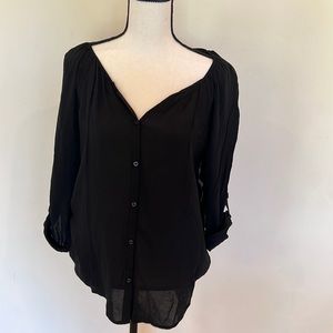 Blouse with adjustable sleeve length